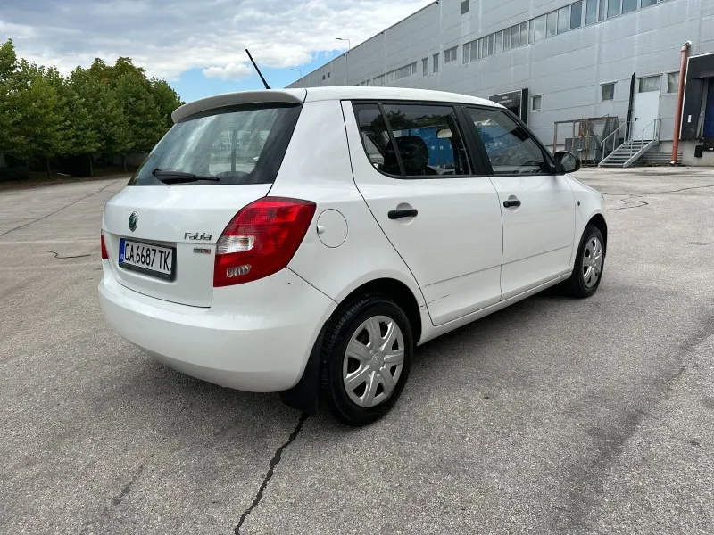 Skoda Fabia 1.6TDI 90кс 2012г Image 5