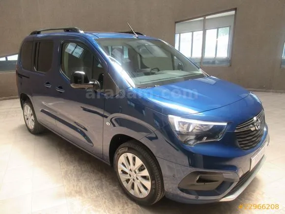 Opel Combo 1.5 CDTI Ultimate Image 2